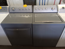 Load image into Gallery viewer, Whirlpool Washer And Dryer Set
