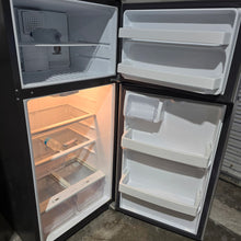 Cargar imagen en el visor de la galería, GE Stainless Steel Refrigerator