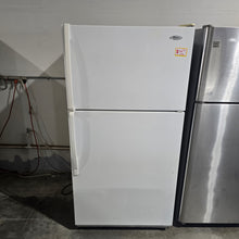 Load image into Gallery viewer, Whirlpool 21cuft Refrigerator White 33"