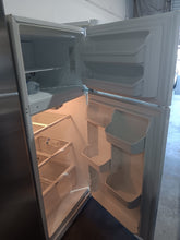 Load image into Gallery viewer, Kenmore 18cuft Refrigerator
