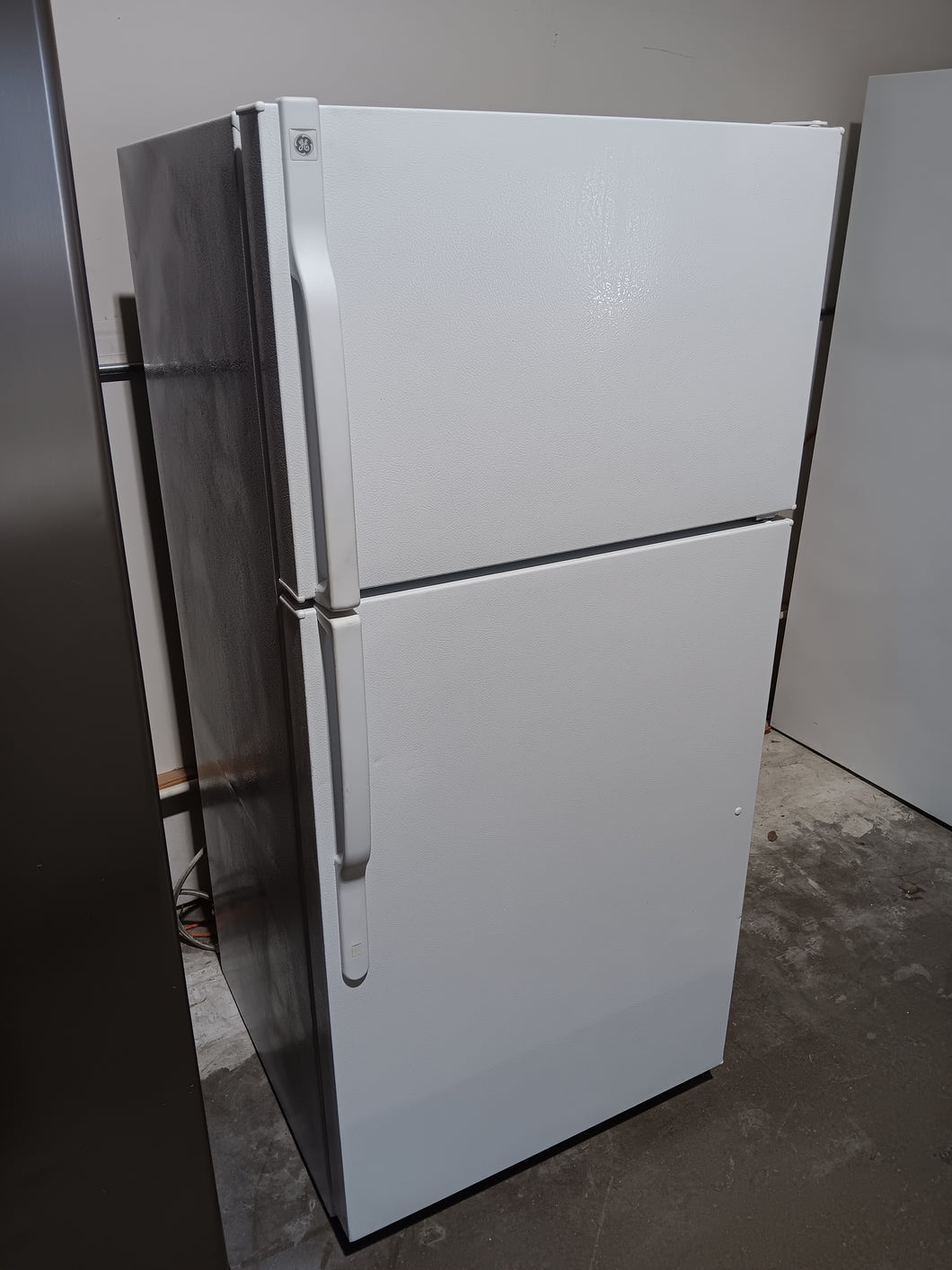 GE Top Mount Refrigerator