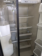 Cargar imagen en el visor de la galería, Refrigerador Kenmore de acero inoxidable de dos puertas

