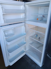 Load image into Gallery viewer, Frigidaire 18cuft Refrigerator
