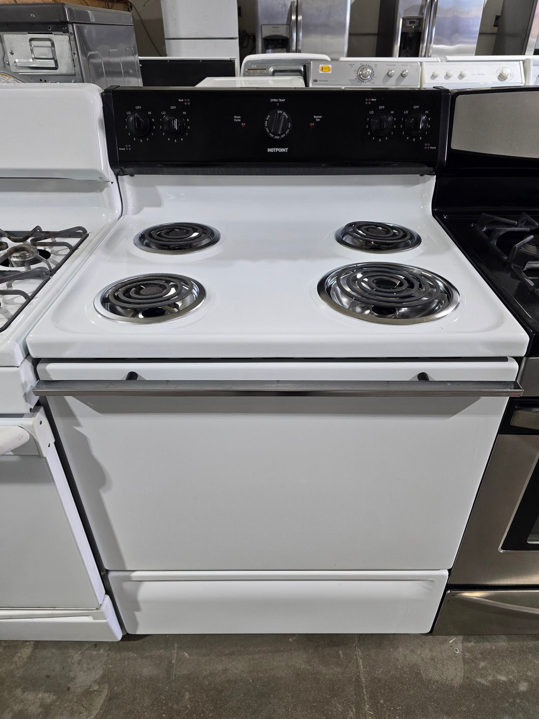 Hotpoint White and Black Stove