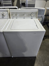 Cargar imagen en el visor de la galería, Kenmore Washer topload
