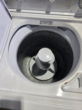 Cargar imagen en el visor de la galería, Kenmore Washer topload
