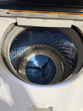 Load image into Gallery viewer, Whirlpool High efficiency Washer
