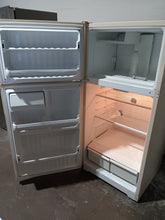 Load image into Gallery viewer, Hotpoint Refrigerator 15cuft
