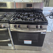 Cargar imagen en el visor de la galería, Frigidaire Gas Range Stove Oven
