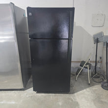 Load image into Gallery viewer, Kenmore 18cuft Refrigerator Black
