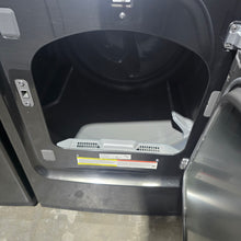 Load image into Gallery viewer, Samsung Washer and Dryer Set
