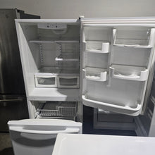 Cargar imagen en el visor de la galería, Maytag Bottom Freezer Refrigerator White
