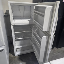 Cargar imagen en el visor de la galería, Whirlpool Refrigerator Top Mount 15cuft
