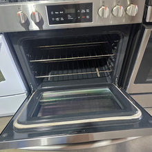 Cargar imagen en el visor de la galería, Frigidaire Stainless Steel Gas Slide In
